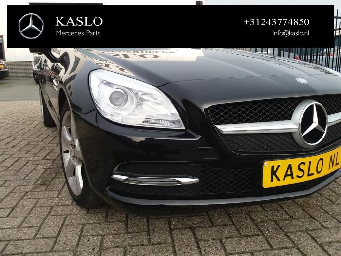 Mercedes SLK 1.8 200 16V BlueEFFICIENCY Sloopvoertuig (2011, Metallic, Zwart)