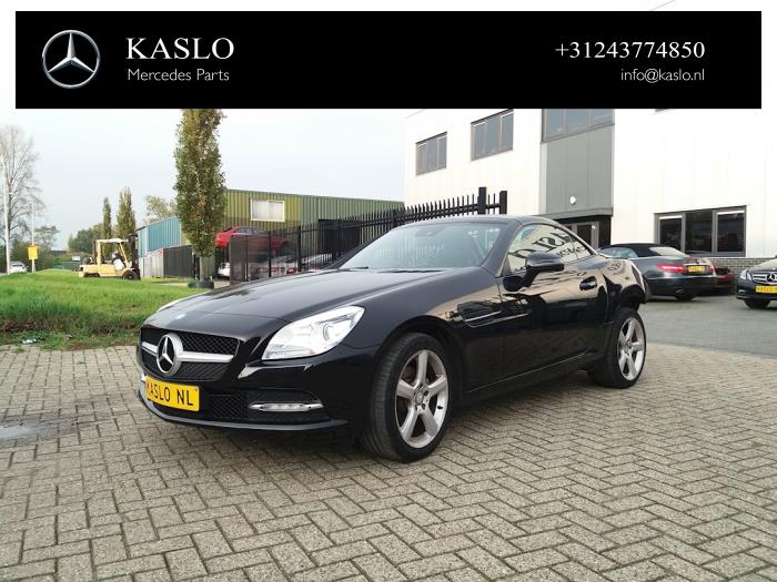Mercedes SLK 1.8 200 16V BlueEFFICIENCY Sloopvoertuig (2011, Metallic, Zwart)