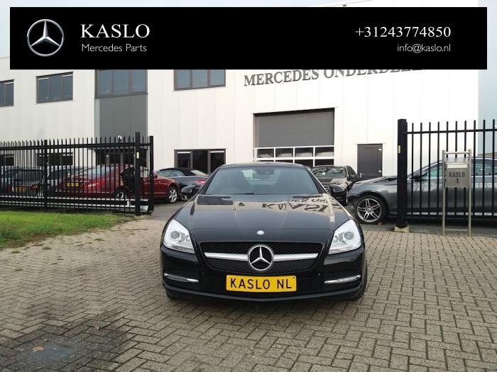 Mercedes SLK 1.8 200 16V BlueEFFICIENCY Sloopvoertuig (2011, Metallic, Zwart)