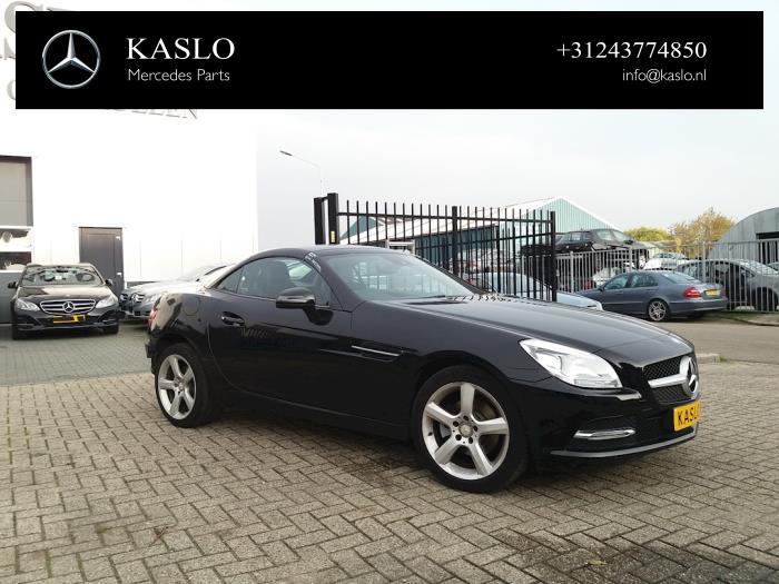 Mercedes SLK 1.8 200 16V BlueEFFICIENCY Sloopvoertuig (2011, Metallic, Zwart)