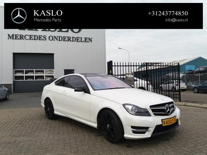 Mercedes C 3.5 C-350 CGI V6 24V BlueEfficiency Sloopvoertuig (2012, Metallic, Wit)