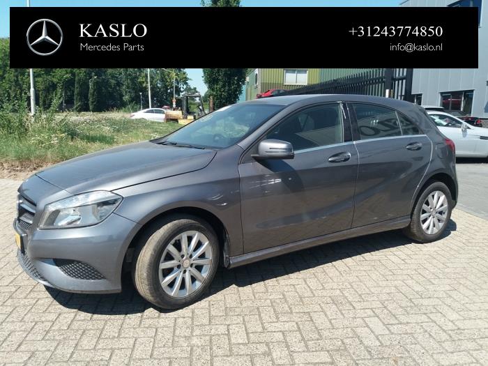Mercedes A 1.5 A-180 CDI, A-180d 16V Sloopvoertuig (2014, Metallic, Grijs)