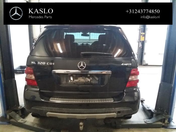 Mercedes ML II 3.0 ML-320 CDI 4-Matic V6 24V Sloopvoertuig (2007, Metallic, Zwart)