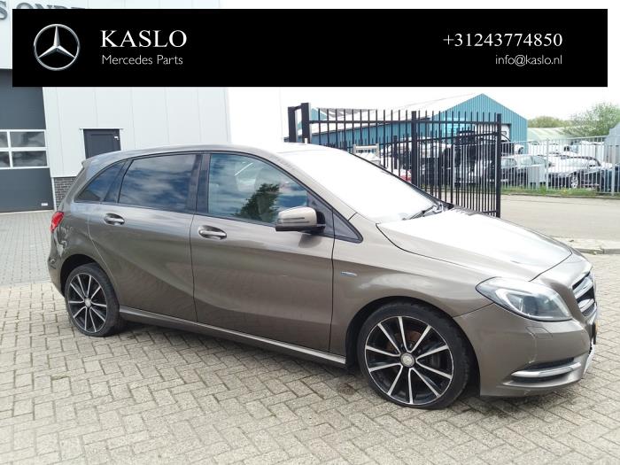 Mercedes B 1.8 B-180 CDI BlueEFFICIENCY 16V Sloopvoertuig (2012, Metallic, Grijs)