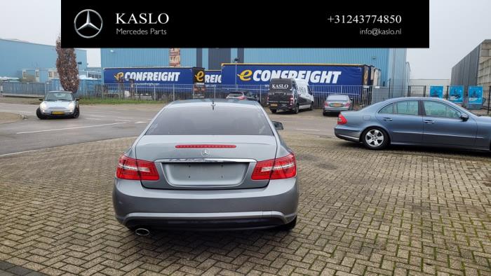 Mercedes E E-220 CDI 16V BlueEfficiency Sloopvoertuig (2011, Metallic, Zilvergrijs)