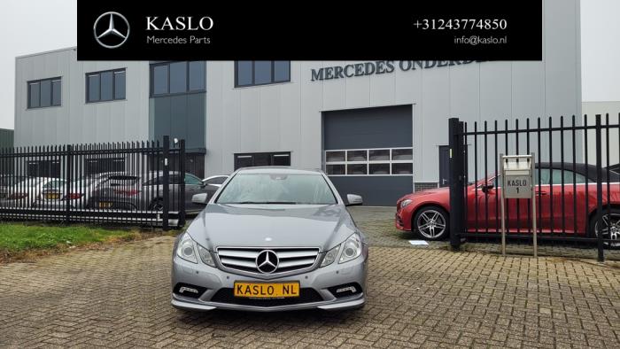 Mercedes E E-220 CDI 16V BlueEfficiency Sloopvoertuig (2011, Metallic, Zilvergrijs)