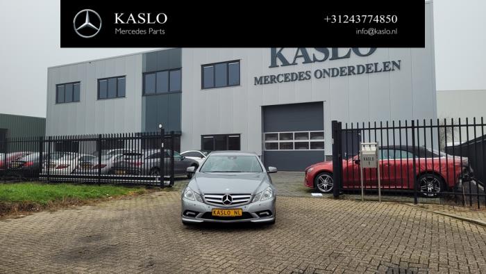 Mercedes E E-220 CDI 16V BlueEfficiency Sloopvoertuig (2011, Metallic, Zilvergrijs)