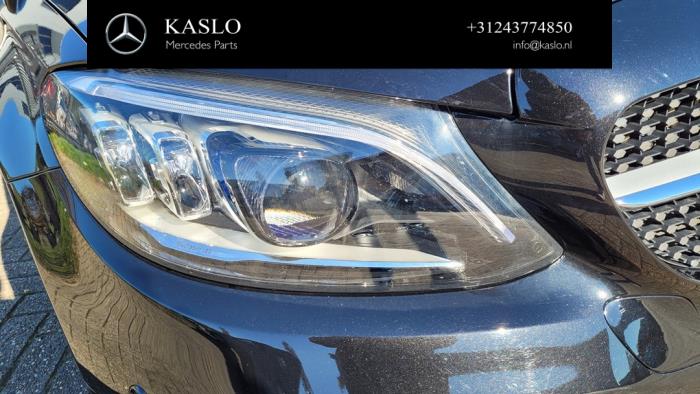 Mercedes C C-300d 2.0 Turbo 16V Sloopvoertuig (2020, Metallic, Zwart)