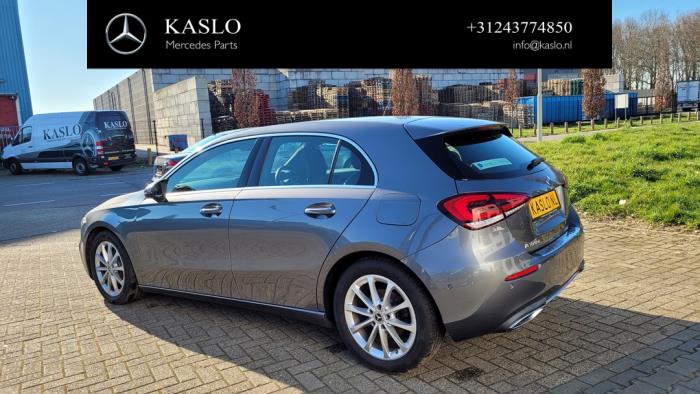 Mercedes A 1.5 A-180d Sloopvoertuig (2018, Metallic, Grijs)