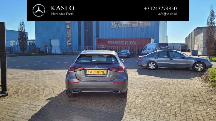 Mercedes A 1.5 A-180d Sloopvoertuig (2018, Metallic, Grijs)