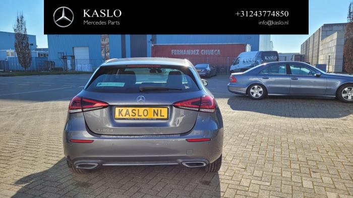 Mercedes A 1.5 A-180d Sloopvoertuig (2018, Metallic, Grijs)