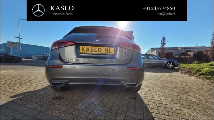 Mercedes A 1.5 A-180d Sloopvoertuig (2018, Metallic, Grijs)