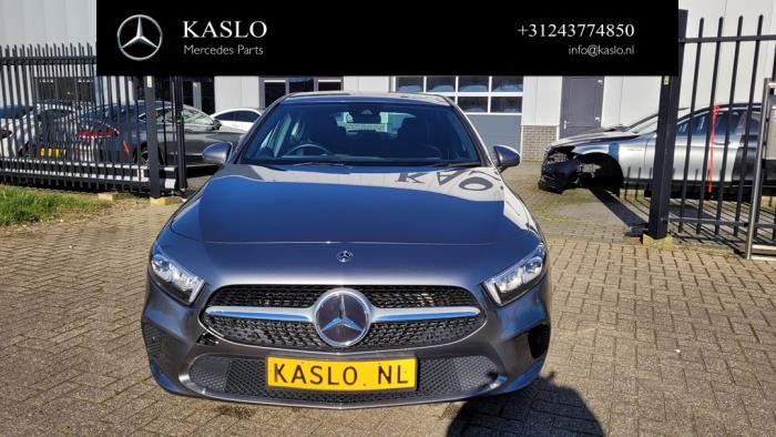 Mercedes A 1.5 A-180d Sloopvoertuig (2018, Metallic, Grijs)