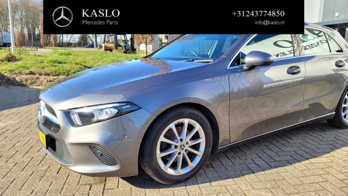 Mercedes A 1.5 A-180d Sloopvoertuig (2018, Metallic, Grijs)