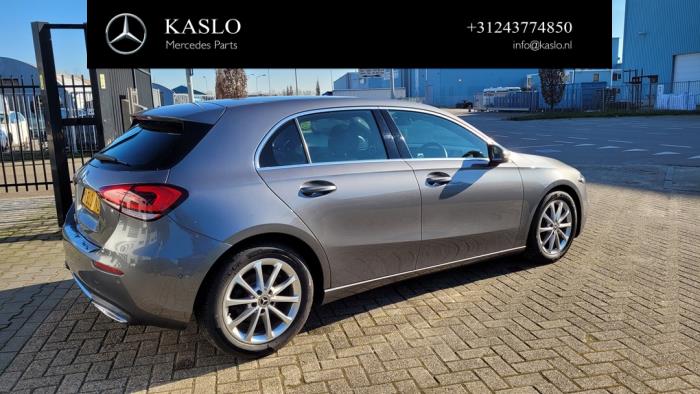 Mercedes A 1.5 A-180d Sloopvoertuig (2018, Metallic, Grijs)