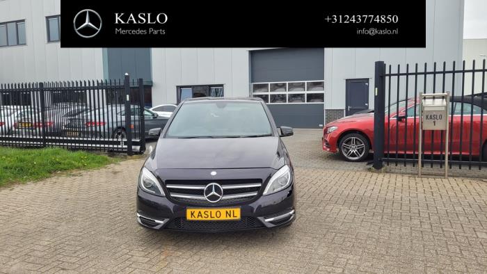Mercedes B 1.5 B-180 CDI,d 16V Sloopvoertuig (2014, Metallic, Paars)