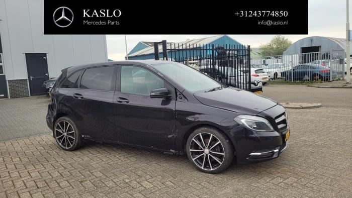 Mercedes B 1.5 B-180 CDI,d 16V Sloopvoertuig (2014, Metallic, Paars)