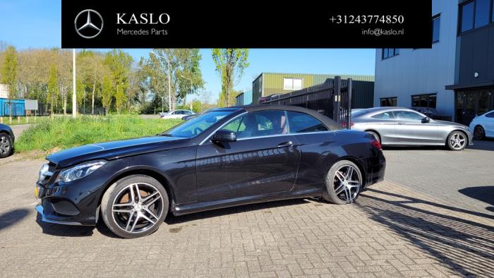 Mercedes E E-220 CDI 16V BlueEfficiency Sloopvoertuig (2011, Metallic, Zwart)