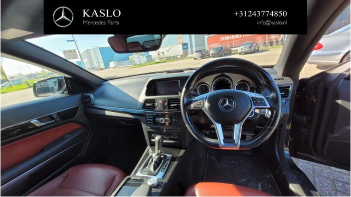 Mercedes E E-220 CDI 16V BlueEfficiency Sloopvoertuig (2011, Metallic, Zwart)