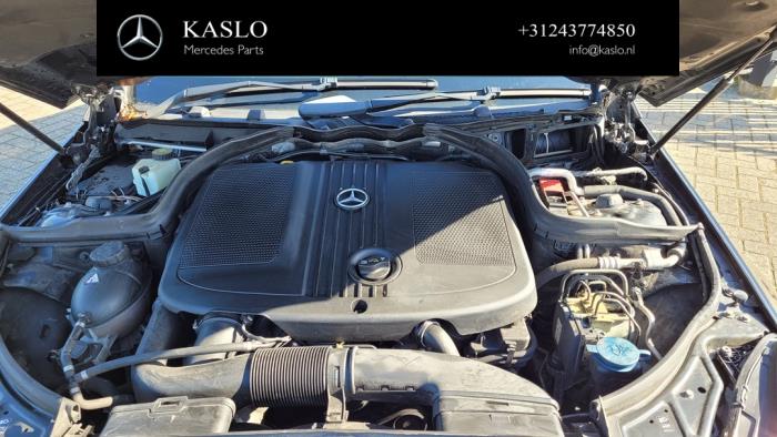 Mercedes E E-220 CDI 16V BlueEfficiency Sloopvoertuig (2011, Metallic, Zwart)