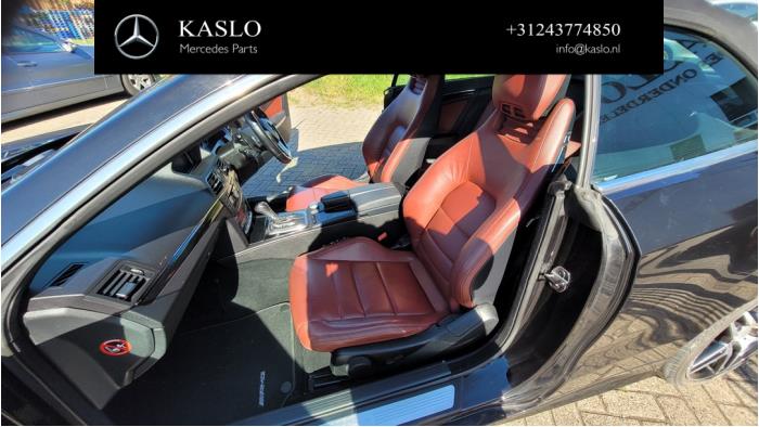 Mercedes E E-220 CDI 16V BlueEfficiency Sloopvoertuig (2011, Metallic, Zwart)