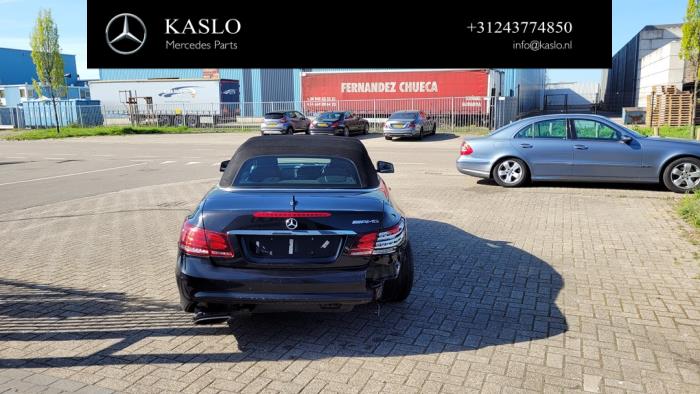 Mercedes E E-220 CDI 16V BlueEfficiency Sloopvoertuig (2011, Metallic, Zwart)