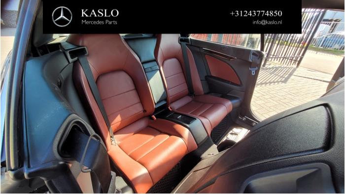 Mercedes E E-220 CDI 16V BlueEfficiency Sloopvoertuig (2011, Metallic, Zwart)