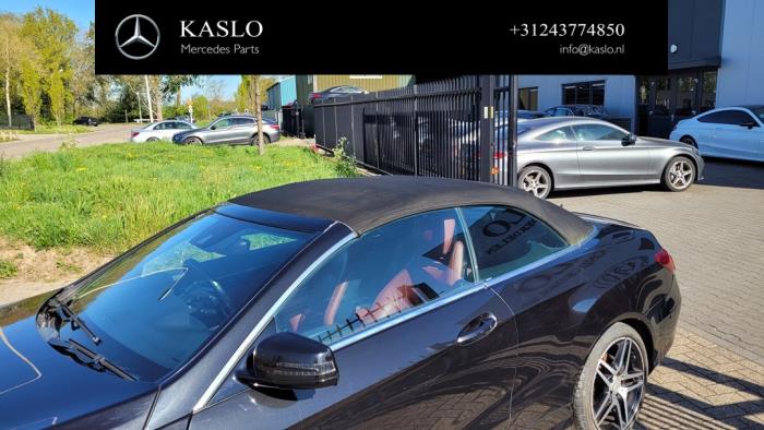 Mercedes E E-220 CDI 16V BlueEfficiency Sloopvoertuig (2011, Metallic, Zwart)