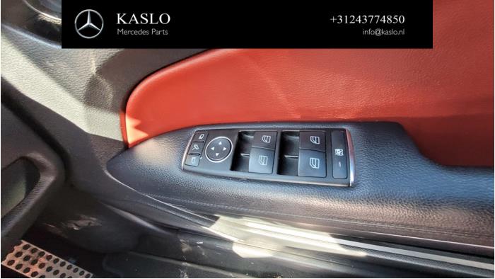 Mercedes E E-220 CDI 16V BlueEfficiency Sloopvoertuig (2011, Metallic, Zwart)