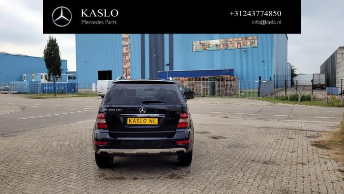 Mercedes ML II 3.0 ML-280 CDI 4-Matic V6 24V Sloopvoertuig (2009, Metallic, Zwart)