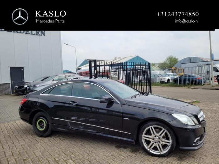 Mercedes E E-250 CDI 16V Sloopvoertuig (2010, Metallic, Zwart)