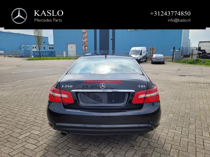 Mercedes E E-250 CDI 16V Sloopvoertuig (2010, Metallic, Zwart)