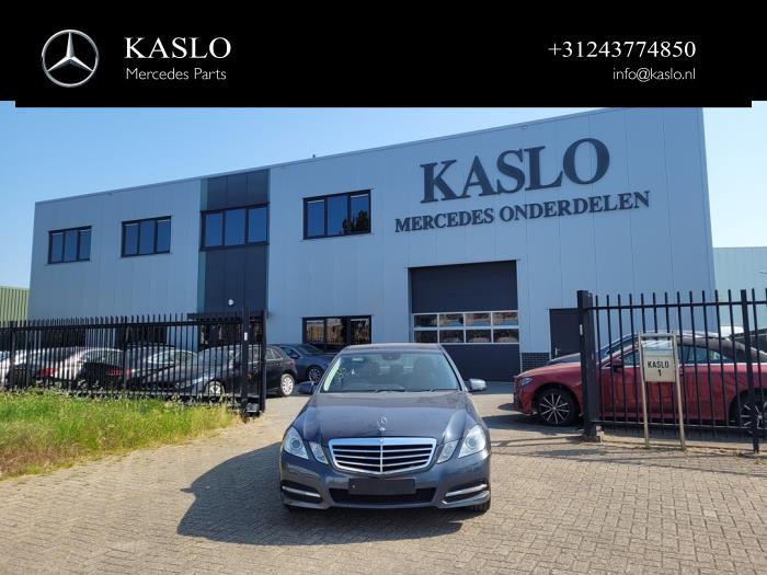 Mercedes E E-220 CDI 16V BlueEfficiency Sloopvoertuig (2011, Metallic, Grijs)