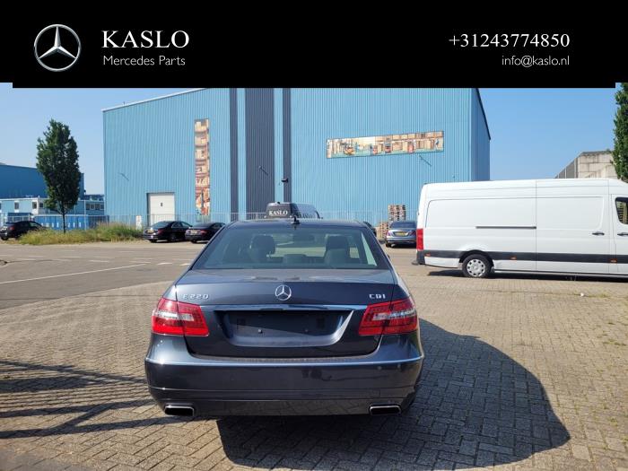 Mercedes E E-220 CDI 16V BlueEfficiency Sloopvoertuig (2011, Metallic, Grijs)