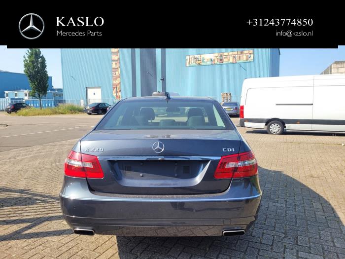 Mercedes E E-220 CDI 16V BlueEfficiency Sloopvoertuig (2011, Metallic, Grijs)
