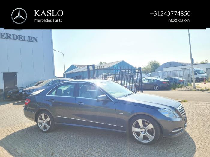 Mercedes E E-220 CDI 16V BlueEfficiency Sloopvoertuig (2011, Metallic, Grijs)