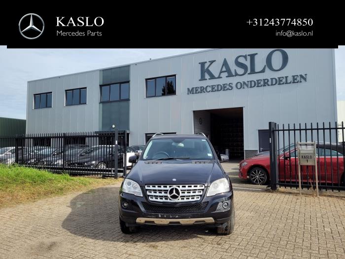 Mercedes ML II 3.0 ML-300 CDI 4-Matic V6 24V Sloopvoertuig (2010, Metallic, Zwart)