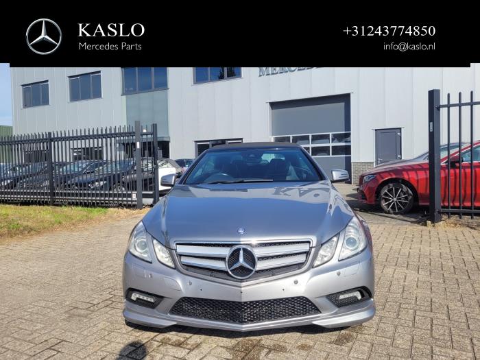 Mercedes E E-220 CDI 16V BlueEfficiency Sloopvoertuig (2011, Metallic, Zilver)