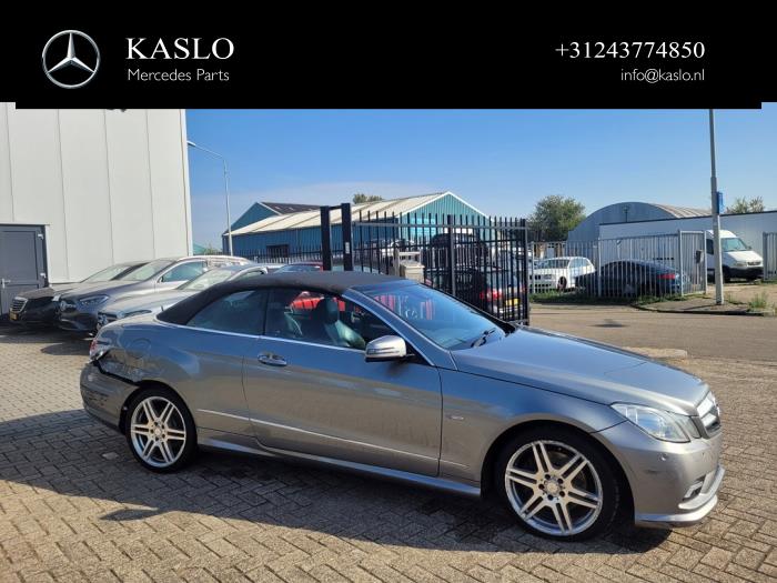 Mercedes E E-220 CDI 16V BlueEfficiency Sloopvoertuig (2011, Metallic, Zilver)