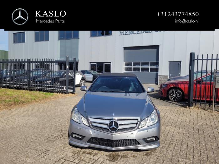 Mercedes E E-220 CDI 16V BlueEfficiency Sloopvoertuig (2011, Metallic, Zilver)