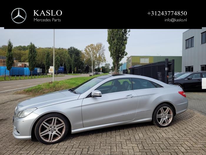 Mercedes E E-220 CDI 16V BlueEfficiency Sloopvoertuig (2013, Metallic, Zilver)