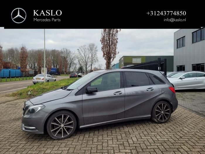 Mercedes B 1.5 B-180 CDI,d 16V Sloopvoertuig (2014, Metallic, Grijs)