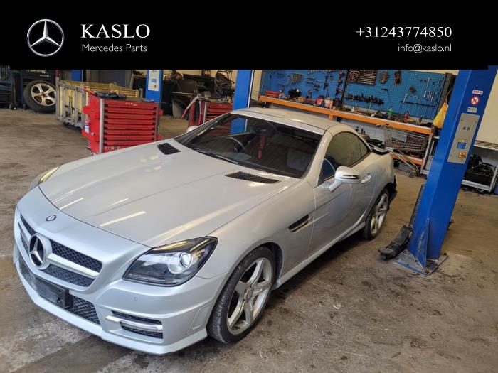Mercedes SLK 1.8 200 16V BlueEFFICIENCY Sloopvoertuig (2012, Metallic, Zilver)