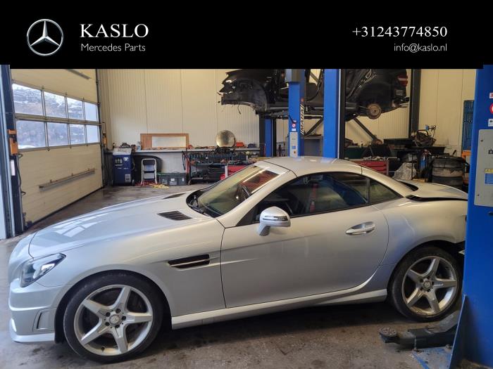 Mercedes SLK 1.8 200 16V BlueEFFICIENCY Sloopvoertuig (2012, Metallic, Zilver)