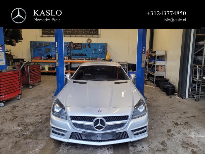 Mercedes SLK 1.8 200 16V BlueEFFICIENCY Sloopvoertuig (2012, Metallic, Zilver)