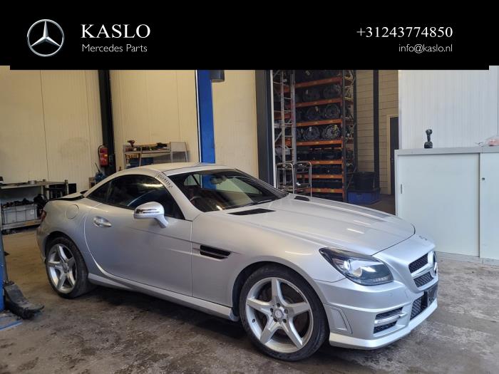 Mercedes SLK 1.8 200 16V BlueEFFICIENCY Sloopvoertuig (2012, Metallic, Zilver)