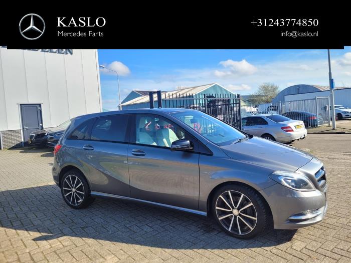 Mercedes B 2.2 B-220 CDI BlueEFFICIENCY,d 16V Sloopvoertuig (2013, Metallic, Grijs)