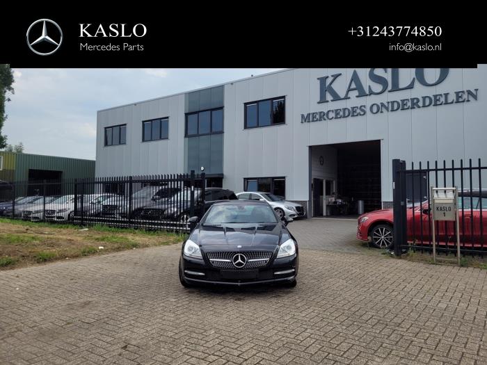 Mercedes SLK 1.8 200 16V BlueEFFICIENCY Sloopvoertuig (2012, Metallic, Zwart)