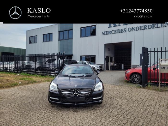 Mercedes SLK 1.8 200 16V BlueEFFICIENCY Sloopvoertuig (2012, Metallic, Zwart)