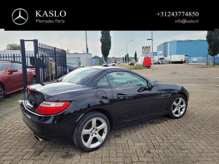 Mercedes SLK 1.8 200 16V BlueEFFICIENCY Sloopvoertuig (2012, Metallic, Zwart)